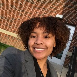 Meet your Posher, Camille